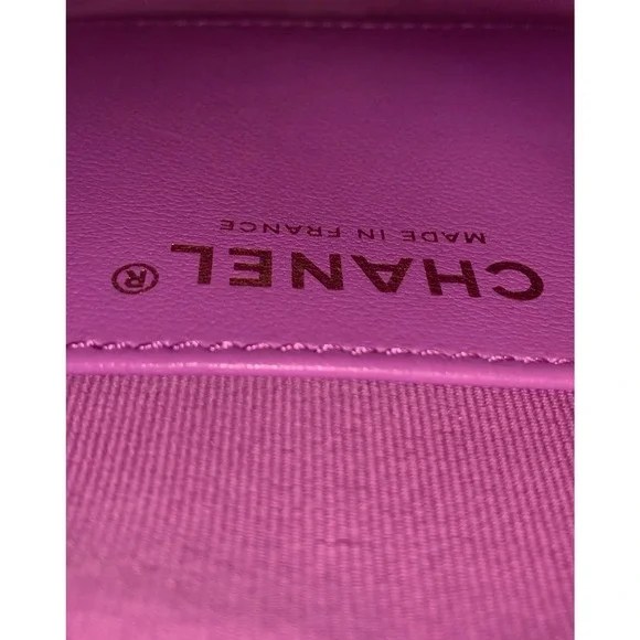 Replica Chanel Heart Zipped Arm Coin Purse 22S Purple/Black Ap2786