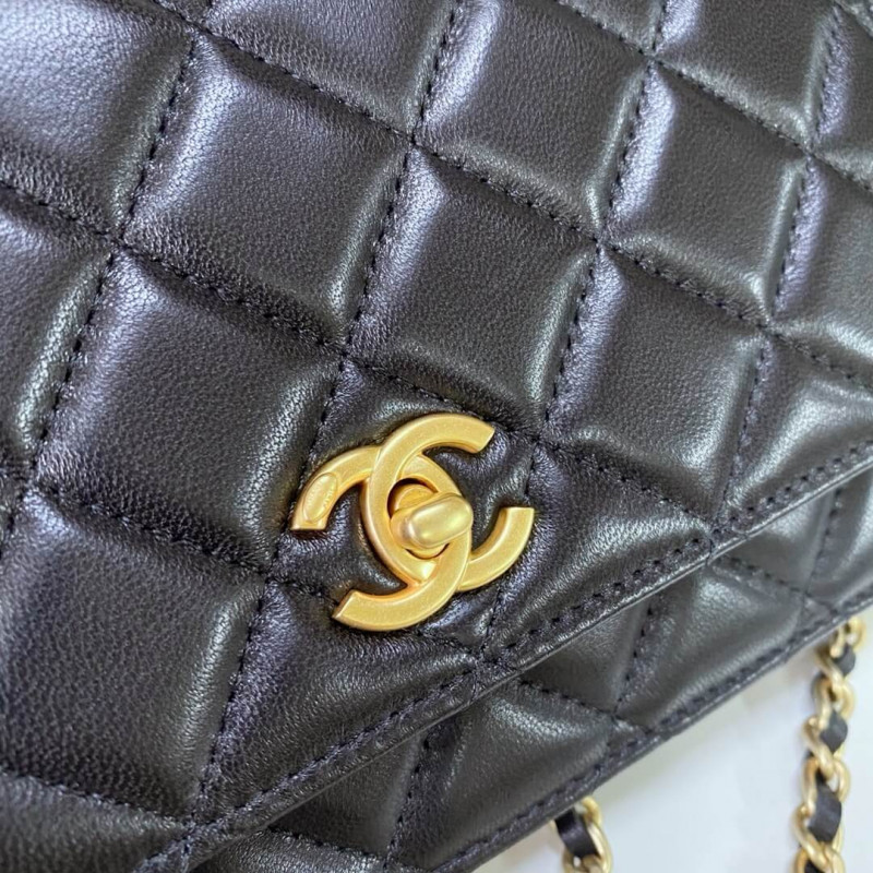 Replica Chanel Woc With Cc Details On Strap Ap1450 In Lambskin Aaa