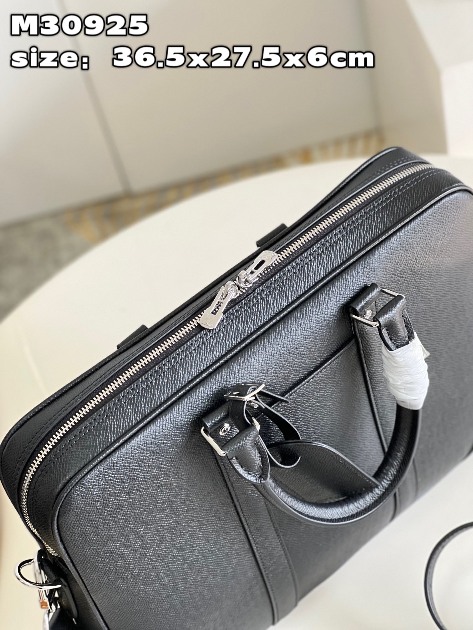 Louis Vuitton Porte-Documents Voyage PM M30925