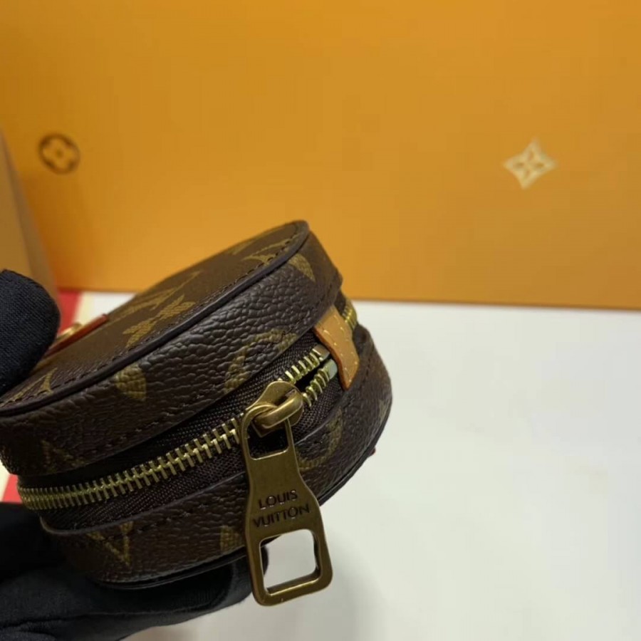 Replica Louis Vuitton Monogram Canvas Round Case M68524