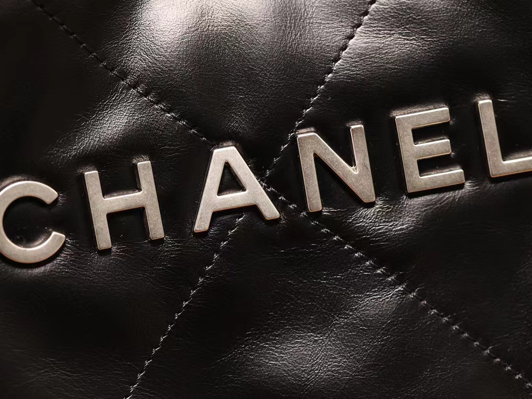 Replica Chanel 22 Handbag Black With Silver Metal Chain