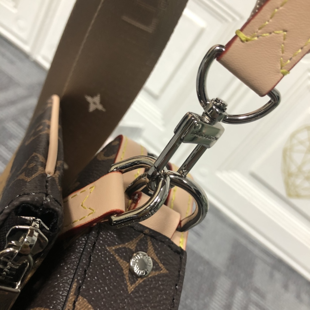 Replica Louis Vuitton 3In1 Pochette Trio Messenger M69443