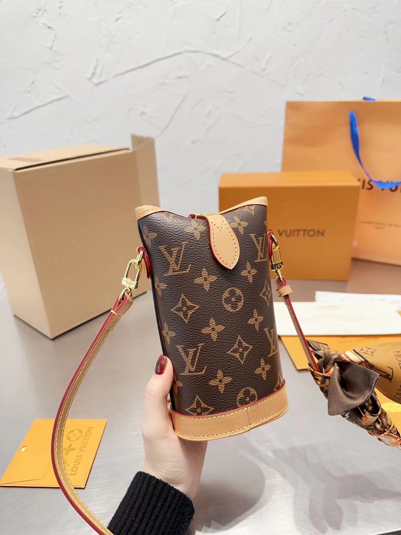 Replica Louis Vuitton Fold Me Pouch M80874