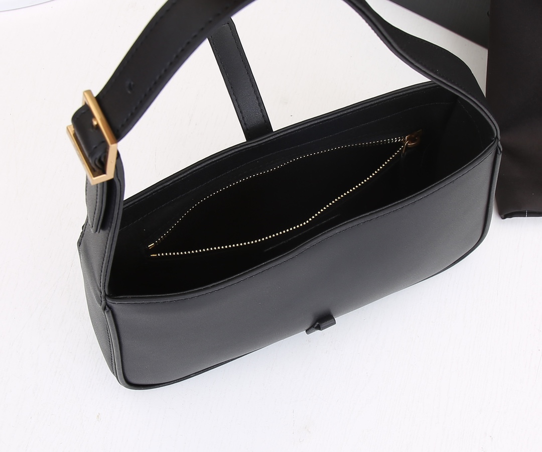 Replica Ysl Le 5 A 7 Hobo Bag In Smooth Leather 2024