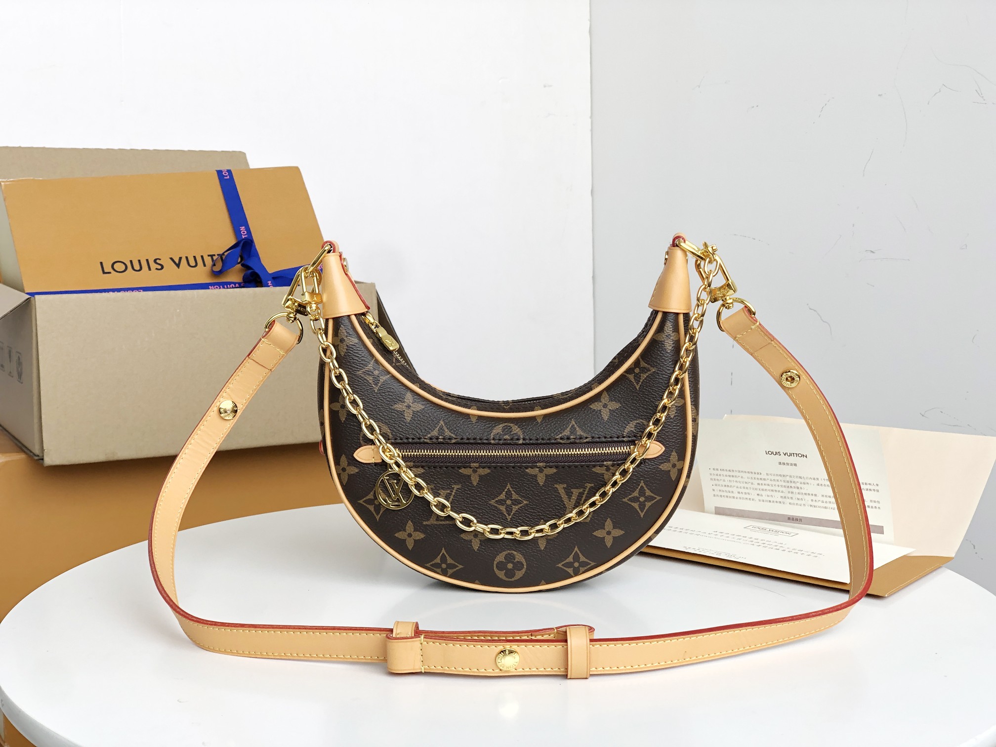 Replica Louis Vuitton Aaa Monogram Loop Handbag
