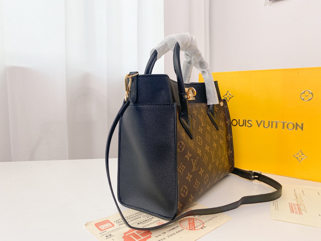Replica Louis Vuitton On My Side M53827