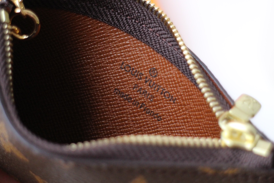 Replica Louis Vuitton Key Pouch M62650