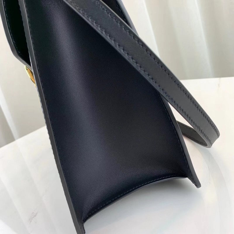 Replica Gucci Sylvie Medium Top Handle Bag 431665