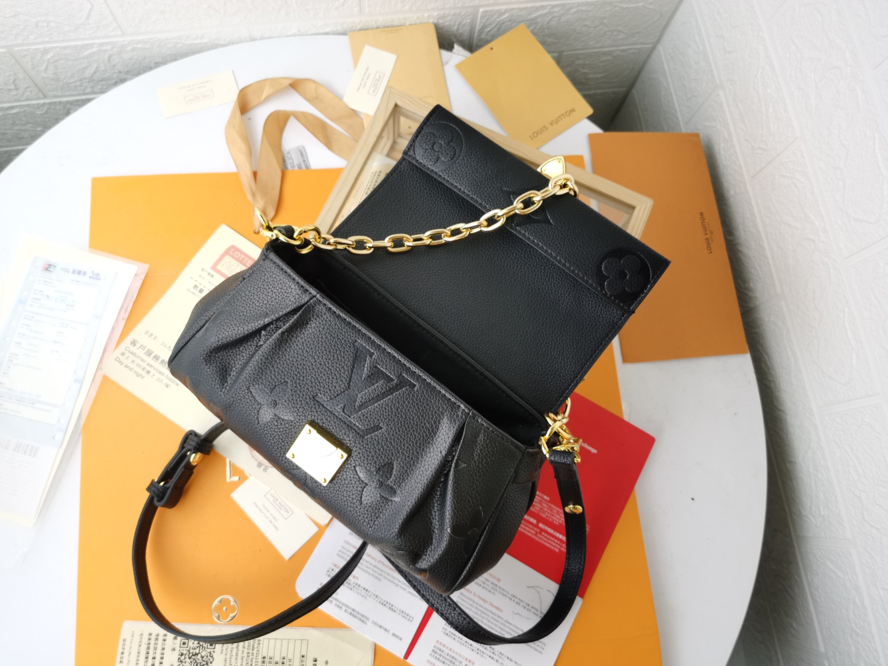 Replica Louis Vuitton Favorite M45813