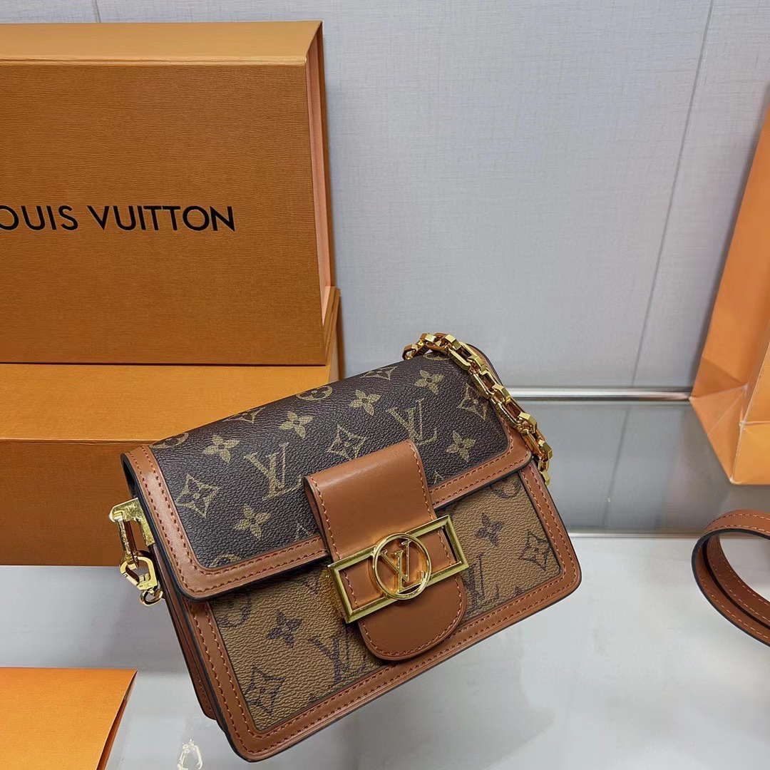 Replica Louis Vuitton Mini Dauphine M44580