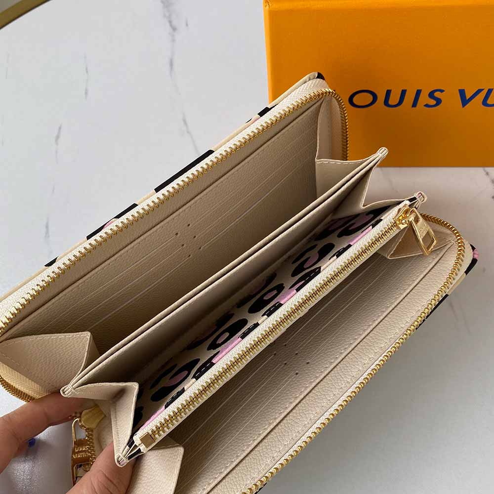 Replica Louis Vuitton Leopard Zippy Wallet M80685