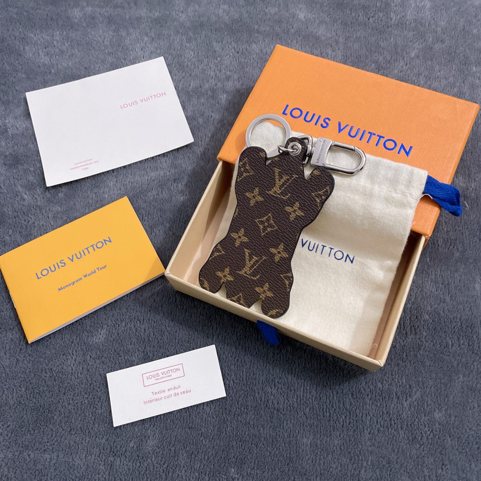 Replica Louis Vuitton Tiger Bag Charm And Key Holder L011