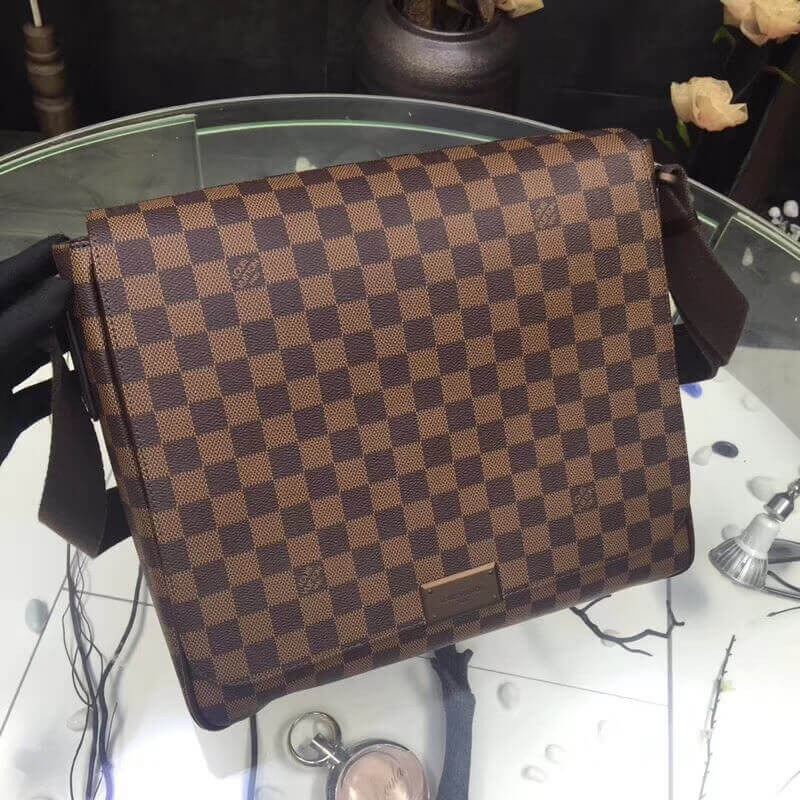 Replica Louis Vuitton Damier Ebene Canvas District Mm N41213