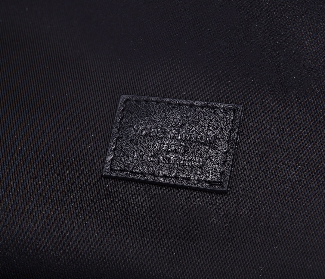 Replica Louis Vuitton Aaa-Dean Backpack M45335