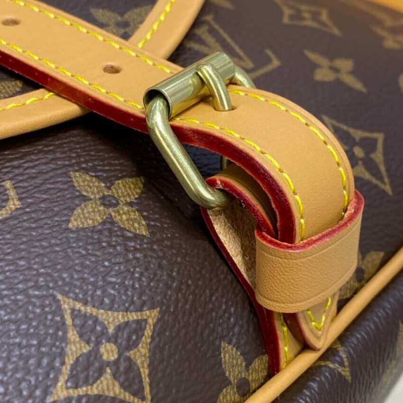 Replica Louis Vuitton Monogram Canvas Saumur Mm M42256