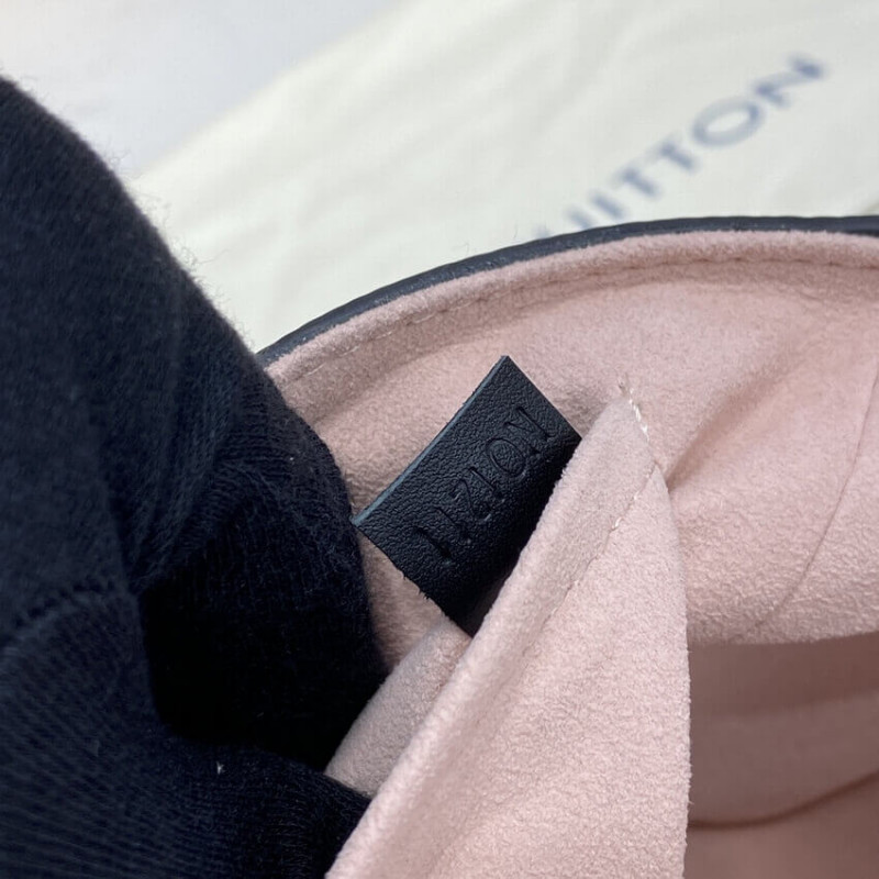 Replica Louis Vuitton Epi Leather Twist Mm M59028 Pink