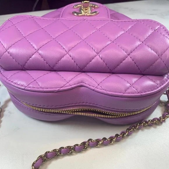 Replica Chanel Heart Zipped Arm Coin Purse 22S Purple/Black Ap2786