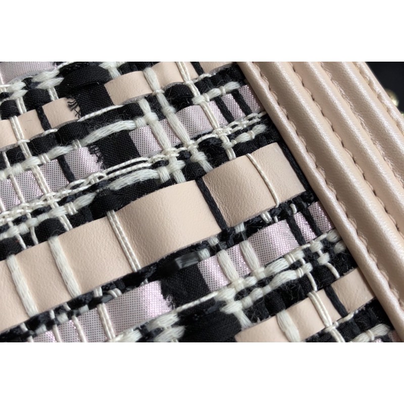 Replica Chanel Boy Chanel Handbag As0130