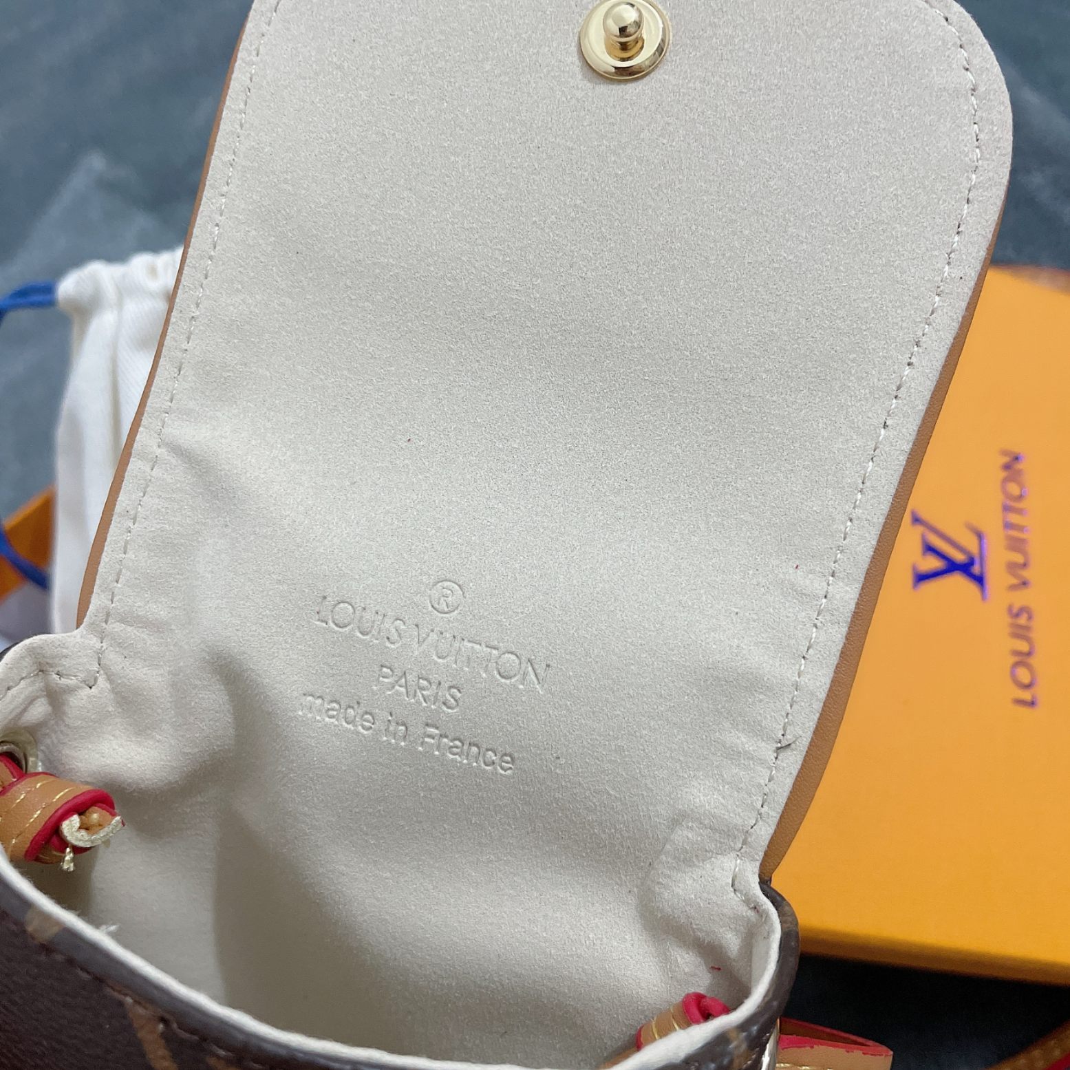 Replica Louis Vuitton Classic Monogram Waist Bag L06