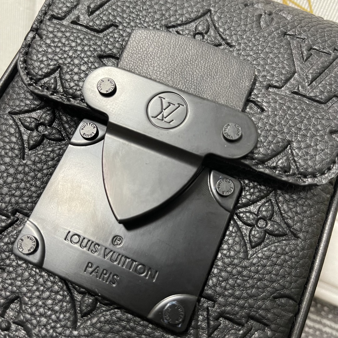 Replica Louis Vuitton S-Lock Vertical Wearable Wallet M81524