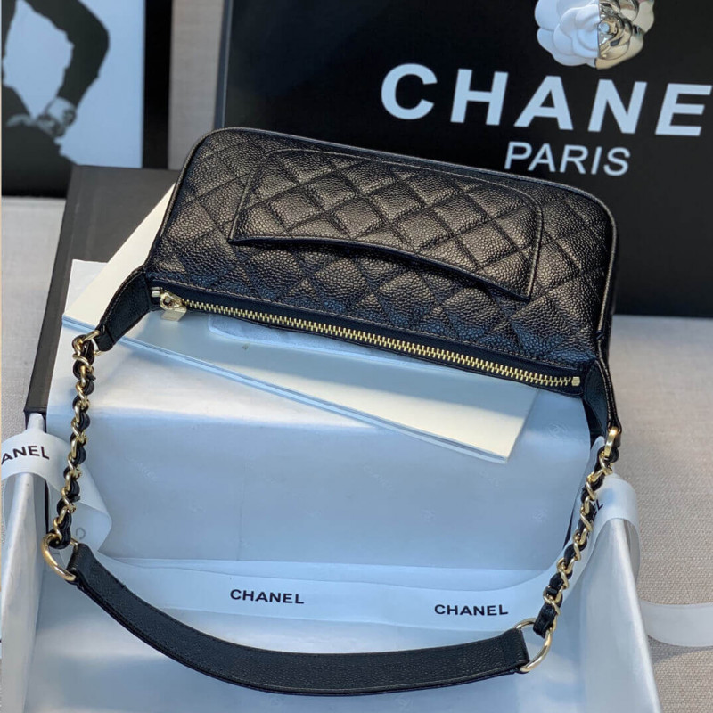 Replica Chanel Grained Leather Hobo Bag B01960