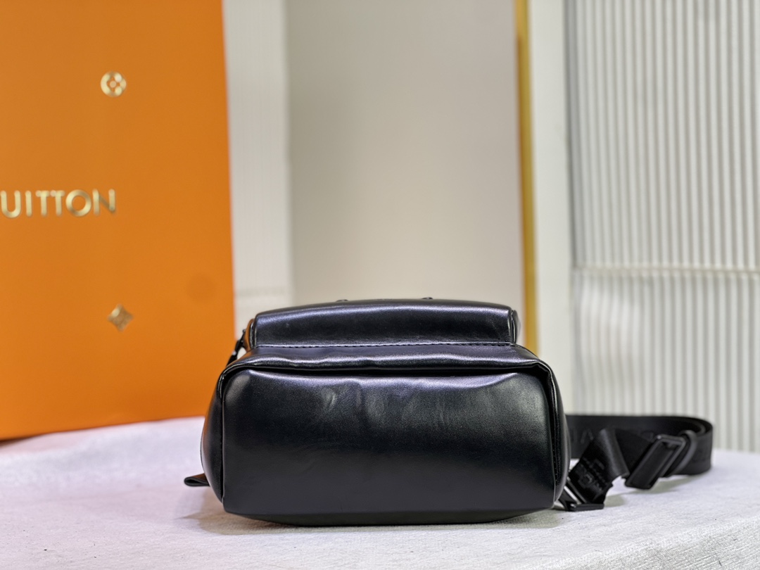 Replica Louis Vuitton Monogram Shadow Racer Slingbag M46107