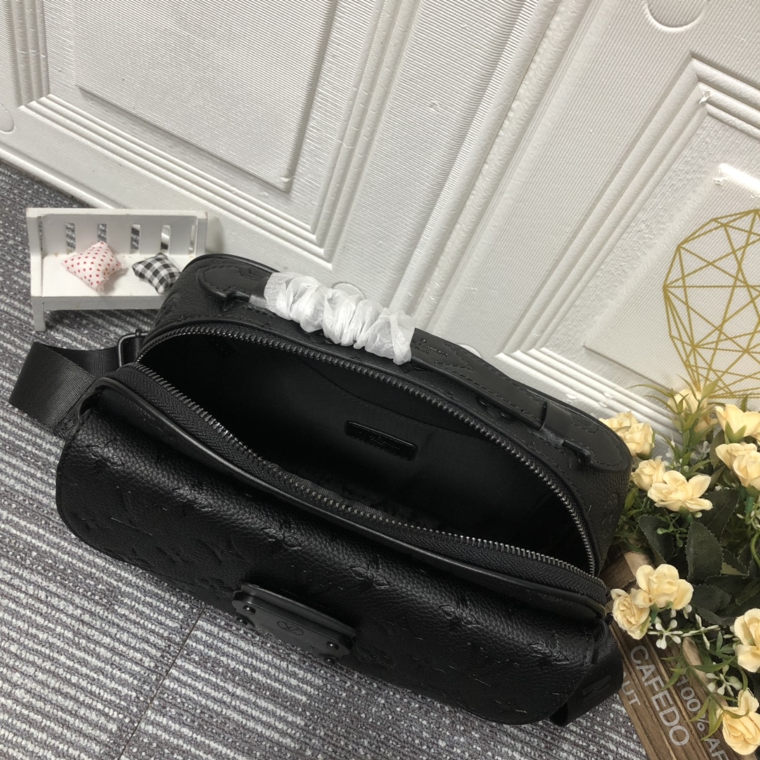Replica Louis Vuitton S Lock Messenger M45863