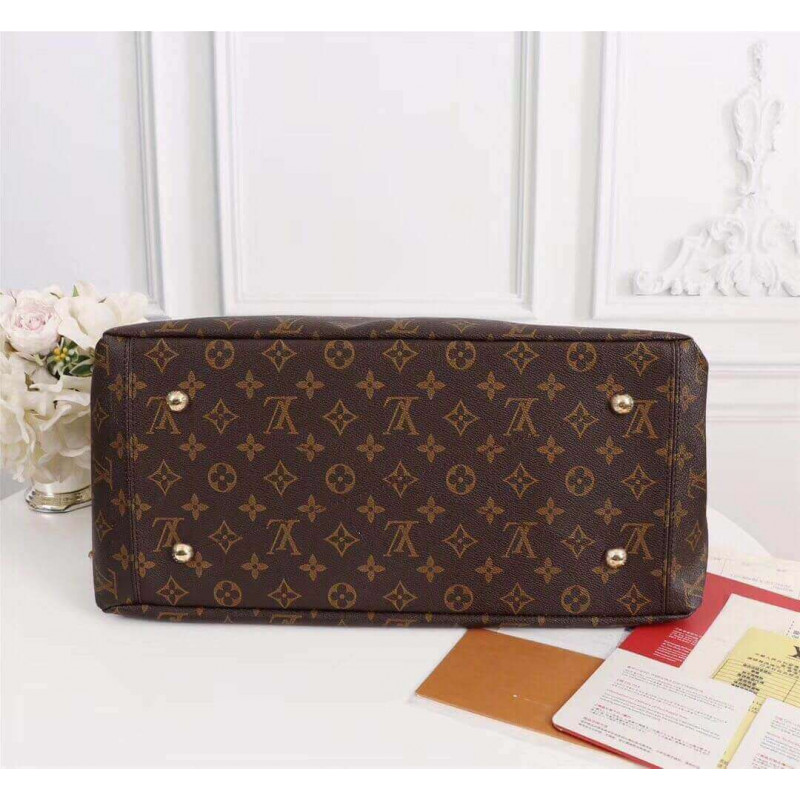 Replica Louis Vuitton Monogram Canvas Artsy Mm M40249