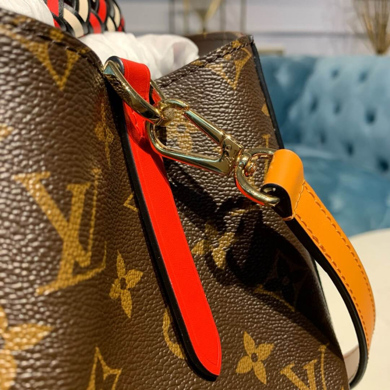 Replica Louis Vuitton Monogram Canvas Montaigne Mm M44672