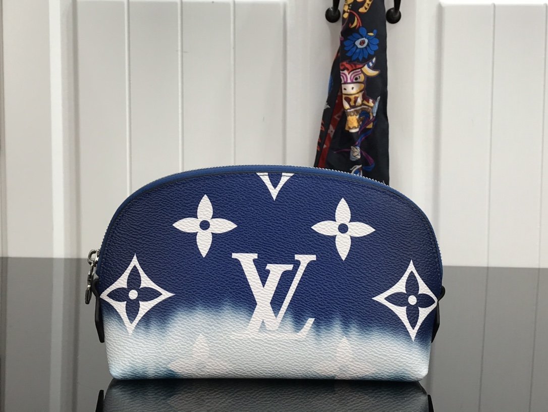 Replica Louis Vuitton Escale Cosmetic Pouch M47515