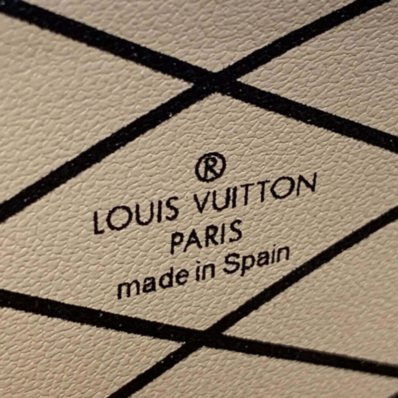 Replica Louis Vuitton Vertical Trunk Pochette M67873
