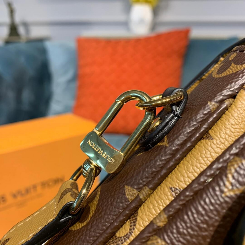 Replica Louis Vuitton Monogram Canvas Pochette Metis M41465