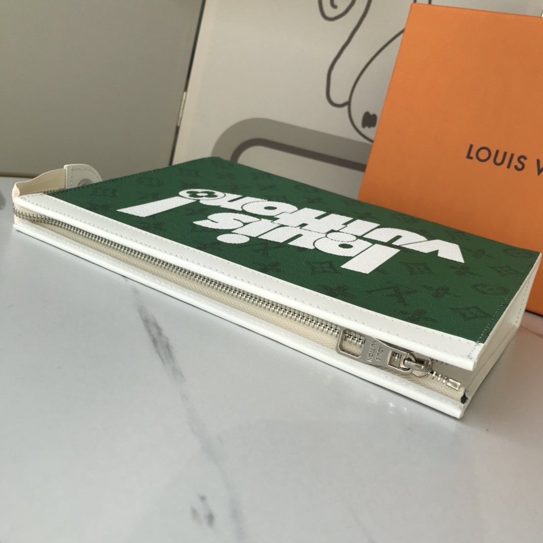 Replica Louis Vuitton Pochette Voyage Mm M30423