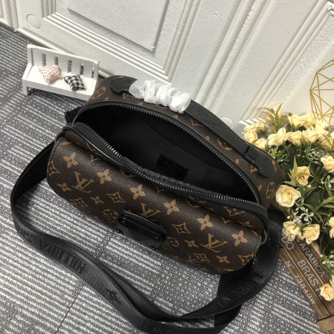 Replica Louis Vuitton S Lock Messenger M45863