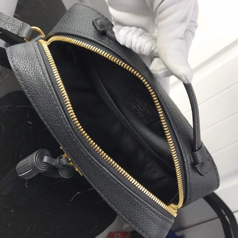 Replica Louis Vuitton Saintonge M44593