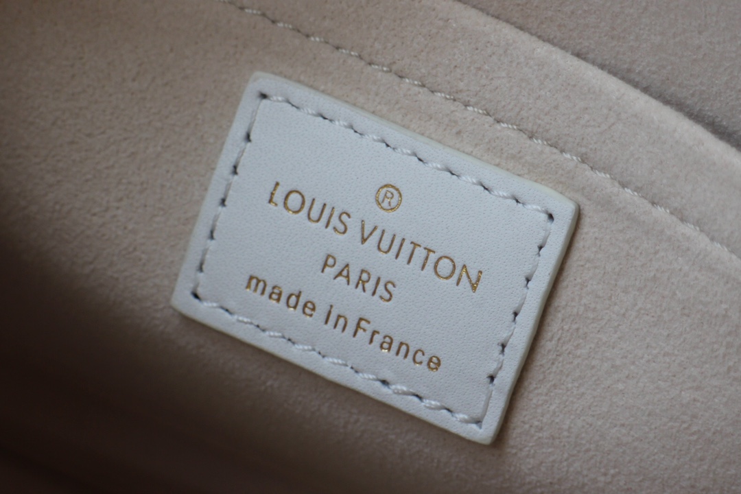 Replica Louis Vuitton New Wave Camera Bag M53683