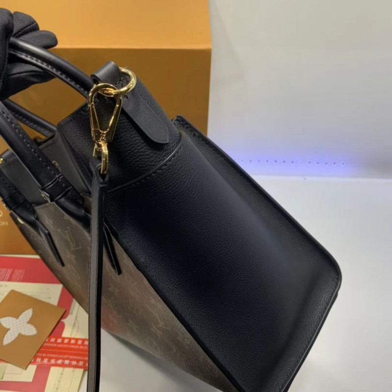 Replica Louis Vuitton On My Side Bag M55933