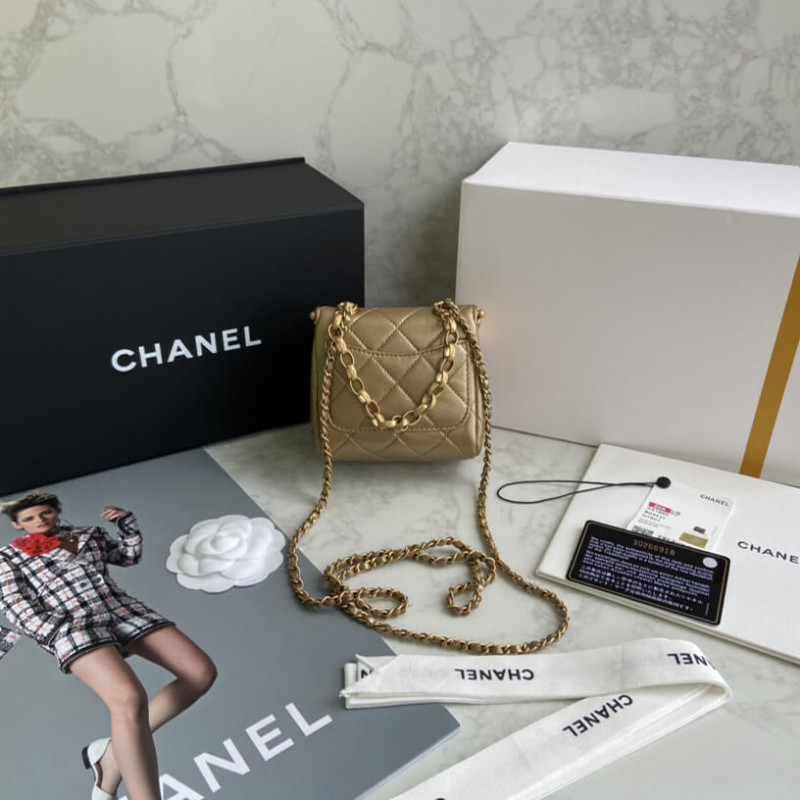 Replica Chanel Small Lambskin Kiss-Lock Bag As1885