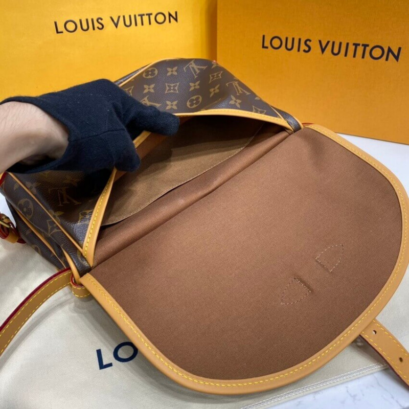 Replica Louis Vuitton Monogram Canvas Saumur Mm M42256
