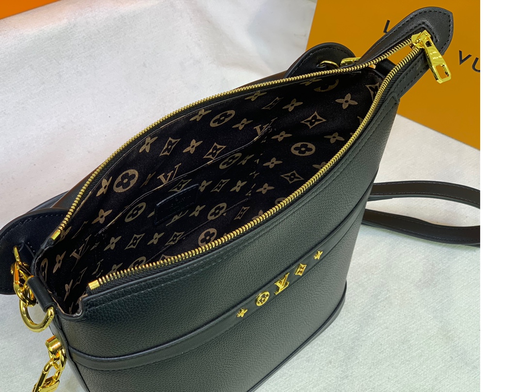 Replica Louis Vuitton Cruiser Pm Bag Black/White