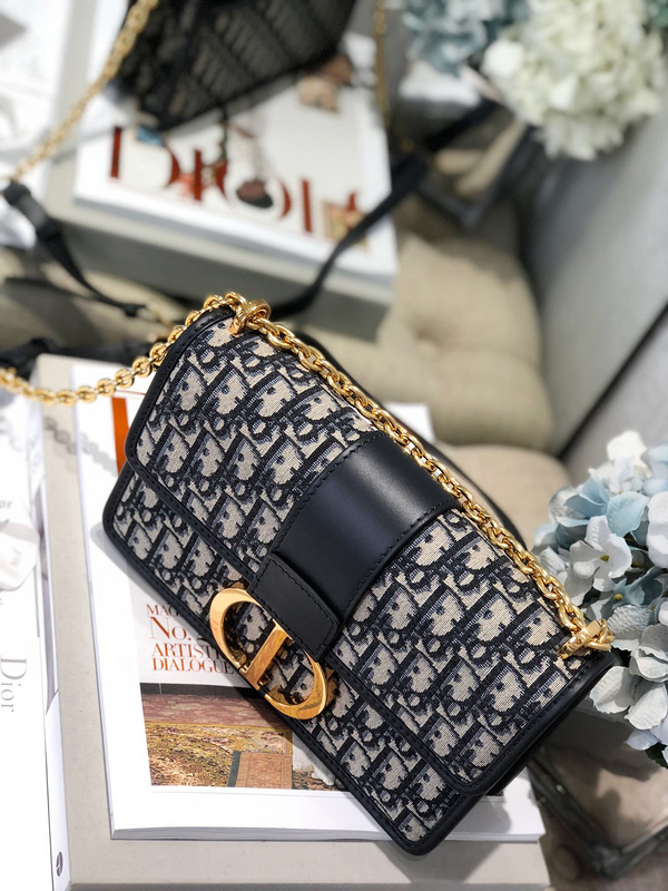 Replica Dior 30 Montaigne Chain Bag M9208