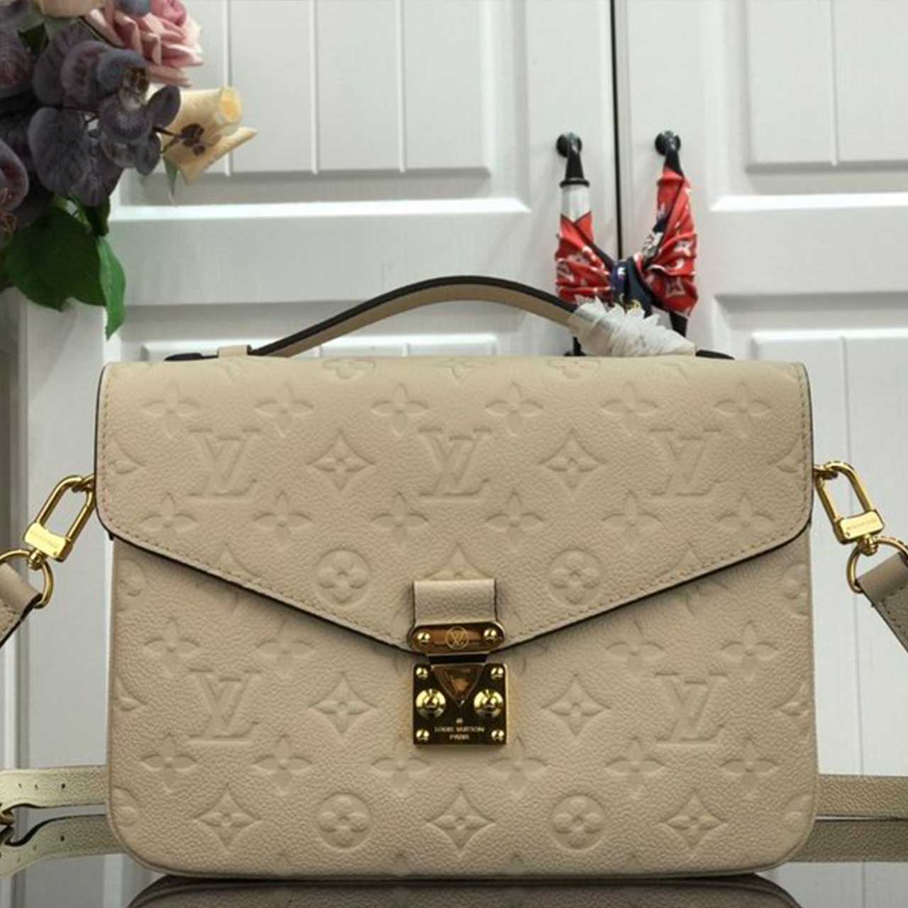 Replica Louis Vuitton Pochette Metis M44881 M44071 Beige/ Navy