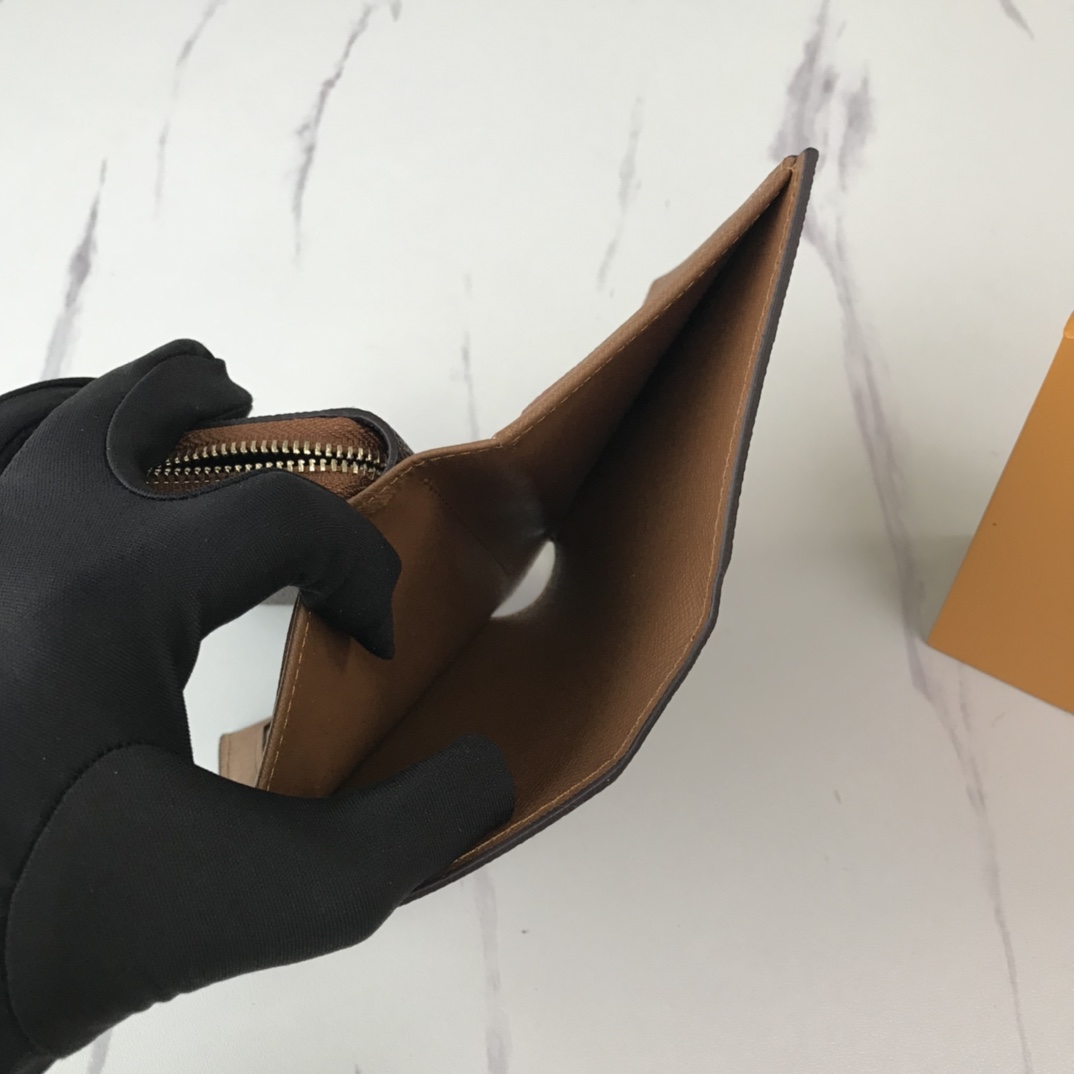 Replica Louis Vuitton Wallet With Zip Compartment M86366