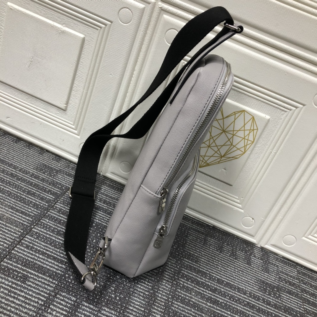Replica Louis Vuitton Avenue Sling Bag M30443