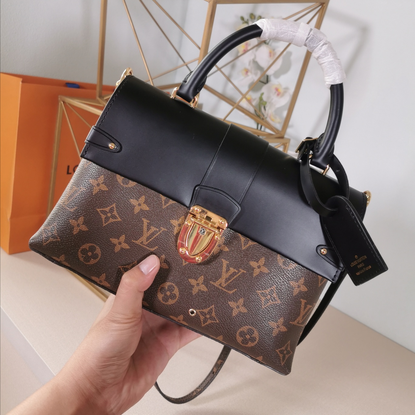 Replica Louis Vuitton One Handle M43125