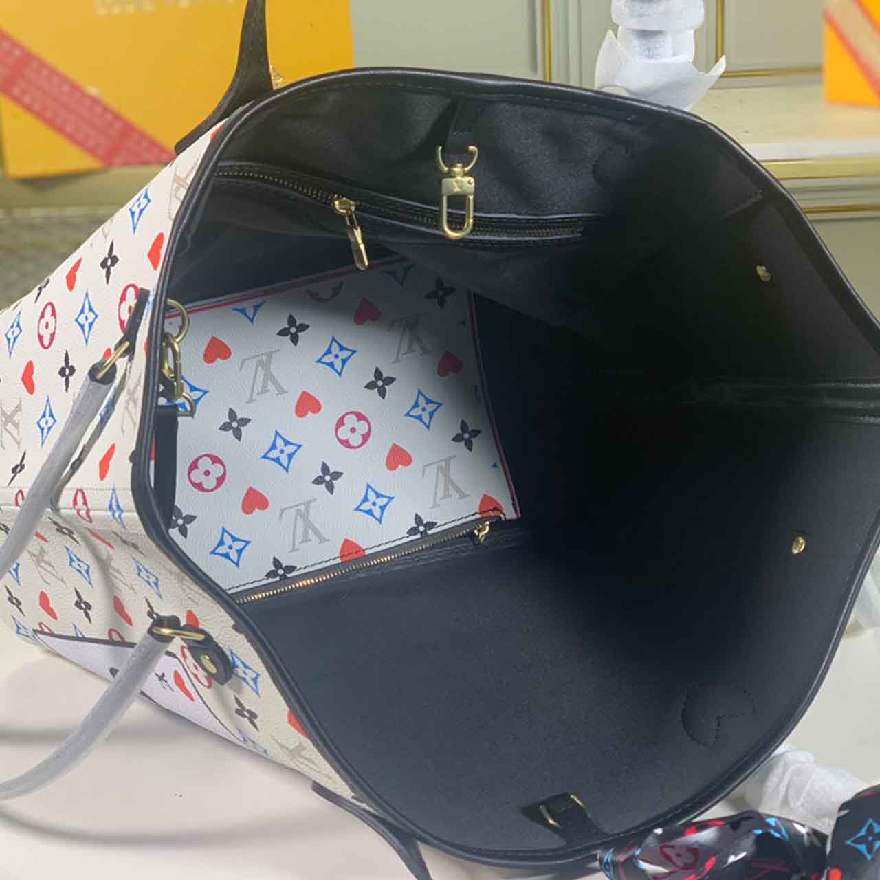 Replica Louis Vuitton Game On Neverfull Mm M57462 Black/White