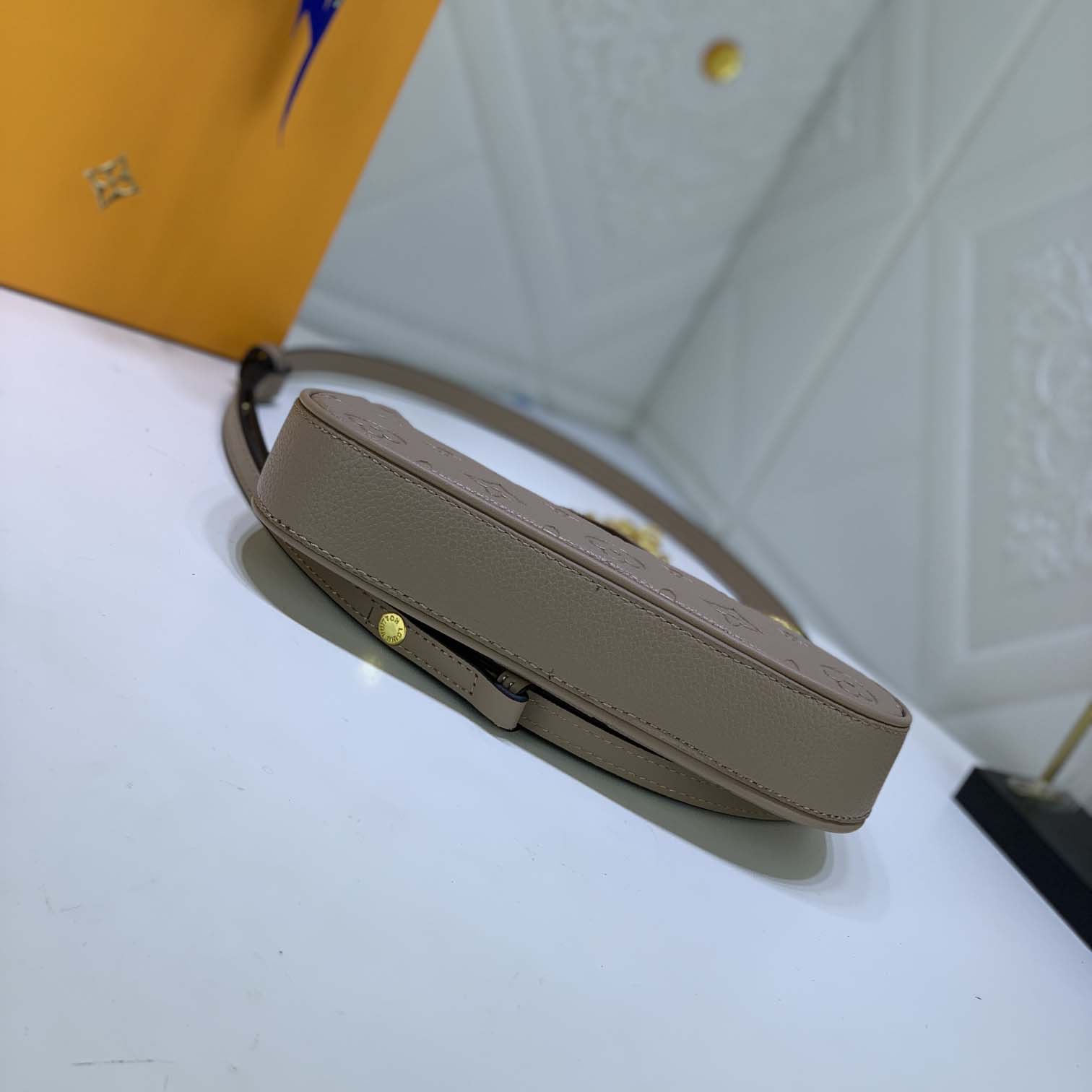 Replica Louis Vuitton Easy Pouch On Strap- Black/Beige/White