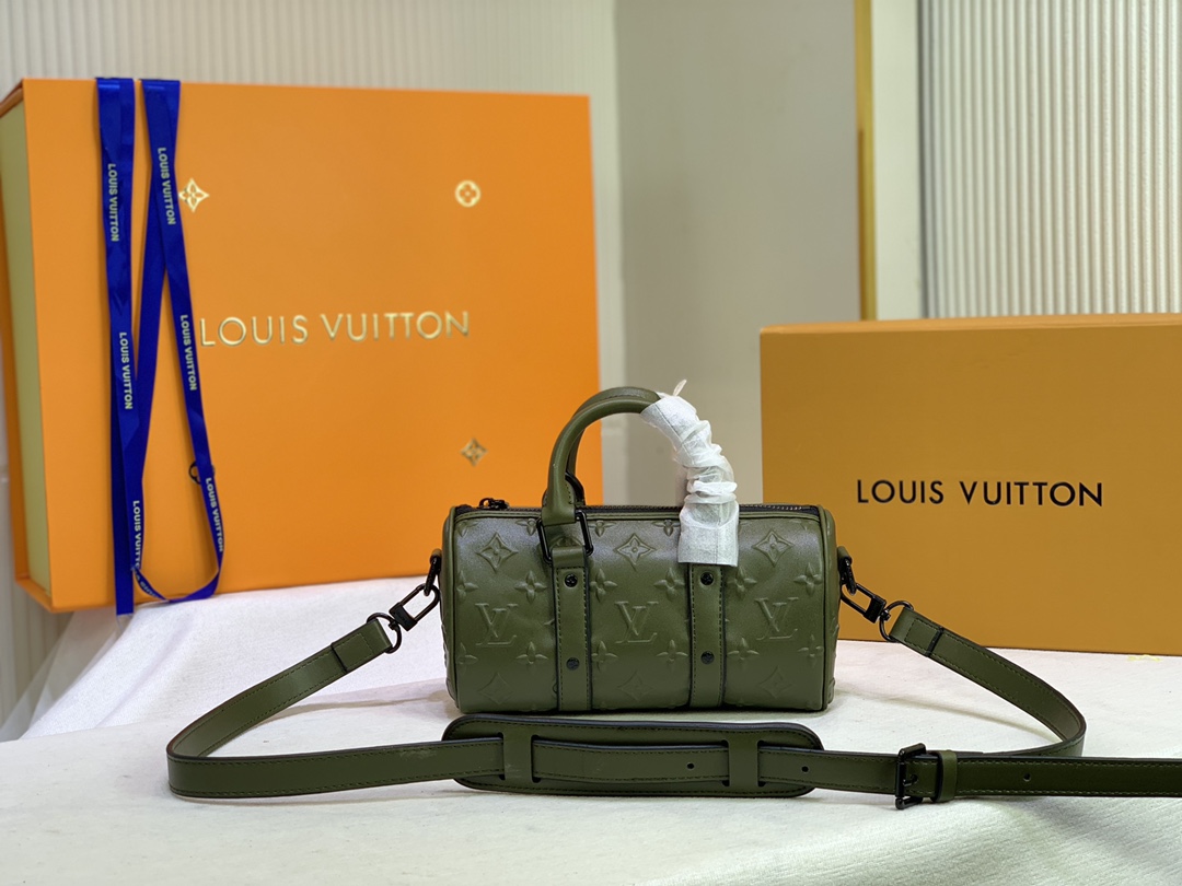 Replica Louis Vuitton Keepall Xs Monogram Seal Version