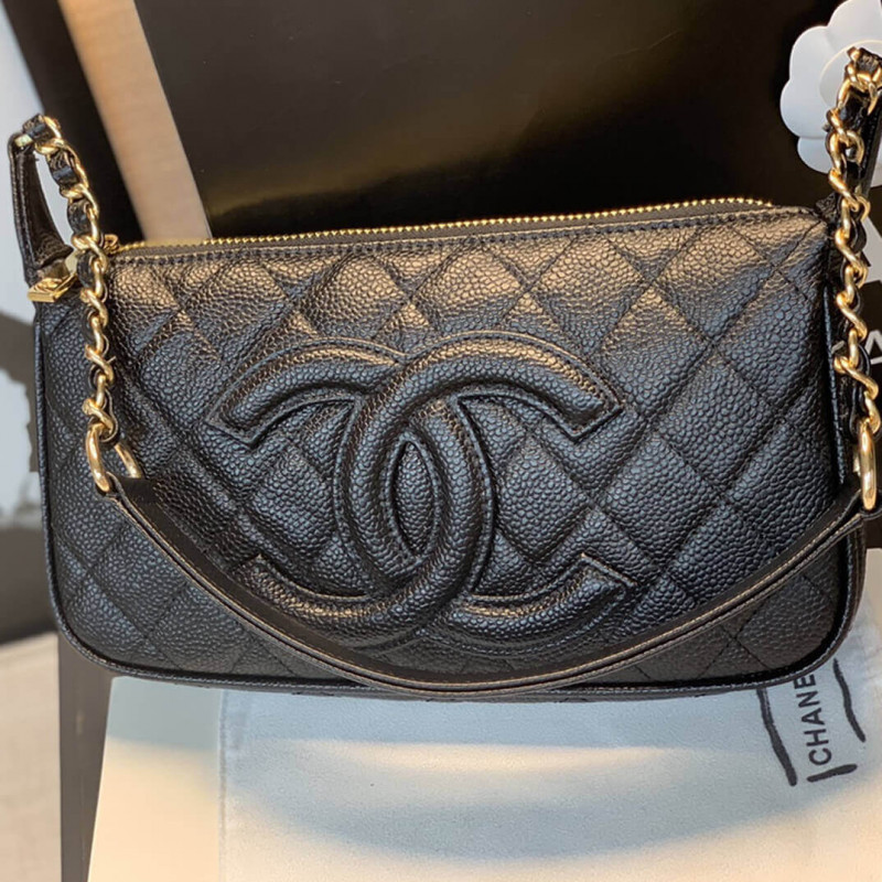 Replica Chanel Grained Leather Hobo Bag B01960