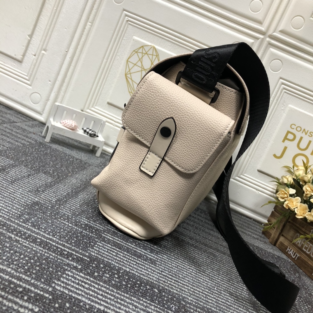 Replica Louis Vuitton Christopher Messenger Backpack